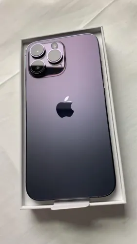 iPhone 14 pro max roxo