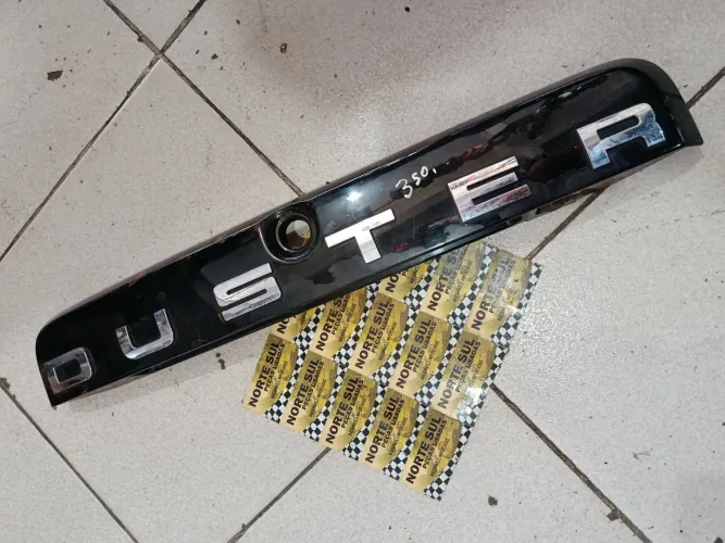 Moldura placa Duster 