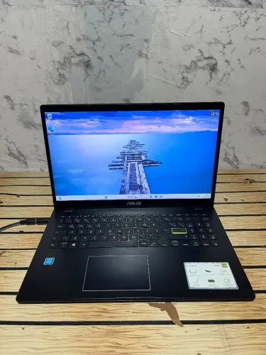NOTEBOOK ASUS DDR4 4GB SSD 128GB ACEITO CARTÃO DO GARANTIA 600$