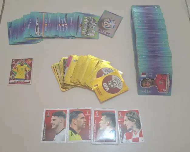 Figurinhas da copa 2022 (preços na descrição)