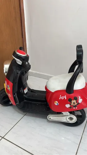 Moto elétrica mickey