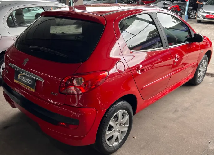 Peugeot 207 XR 1.4 Flex 8V 5P 2011