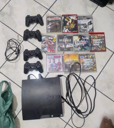 Vídeo game PS3 com 10 jogos +4 controles 