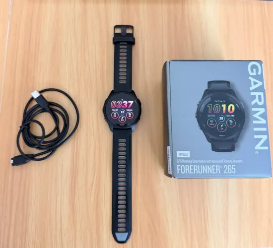 Garmin Forerunner 265 AMOLED GPS - Com Caixa e Carregador