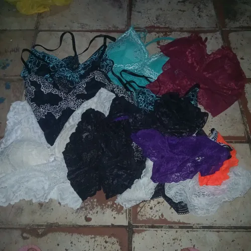 Sutiãs e calcinhas