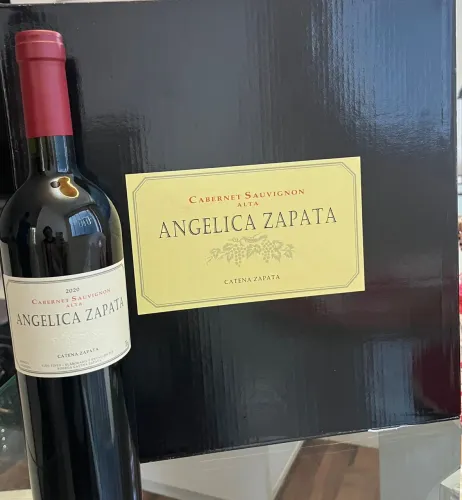 Caixa com 4 garrafas Angélica Zapata Cabernet Sauvignon 2020
