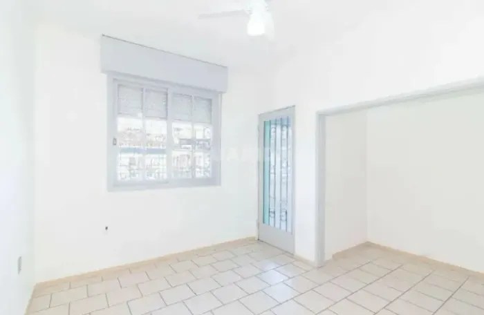 Casa Residencial/Sobrado para aluguel, 3 quartos, 2 vagas, Medianeira - Porto Alegre/RS