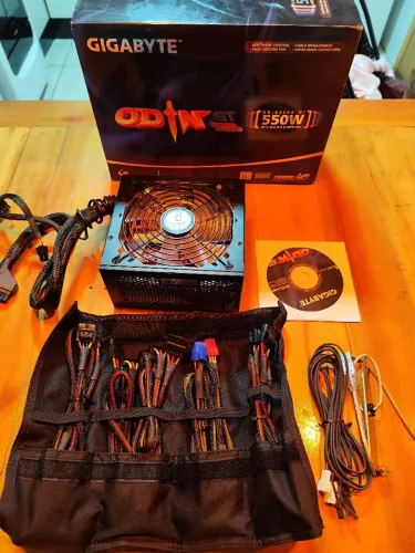 Fonte gigabytes odin gt 550w modular