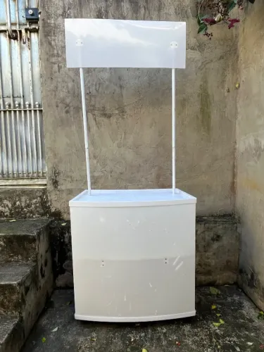 Balcão promocional, expositor de produtos, mostruário descontável.