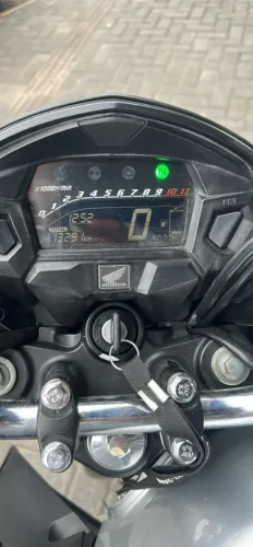 Vendo Titan 160 2023 em ótimo estado semi nova só pegar e andar