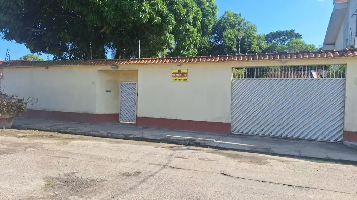 Vendo Casa com Terreno Grande-Conjunto Jardim Tókio- Novo Aleixo