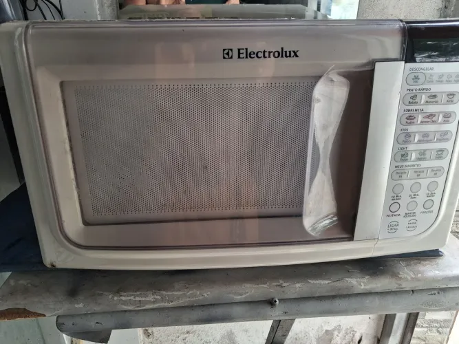 Microondas Electrolux mef 33 funcionando perfeitamente