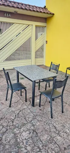 mesa mármore com 3 cadeiras usadas ENTREGA GRÁTIS