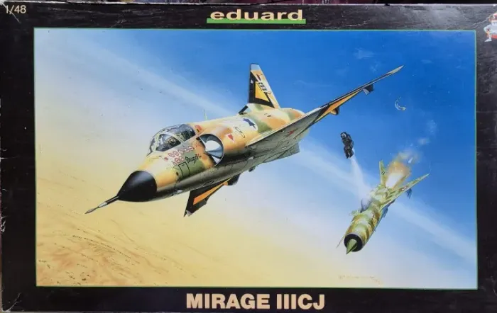 Kit para Montar EDUARD 8102 Mirage II C J 1:48 Scale com vários itens adicionais