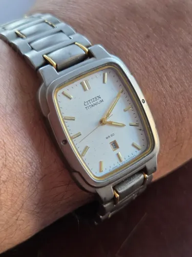 Relógio Citizen Titanium Unissex