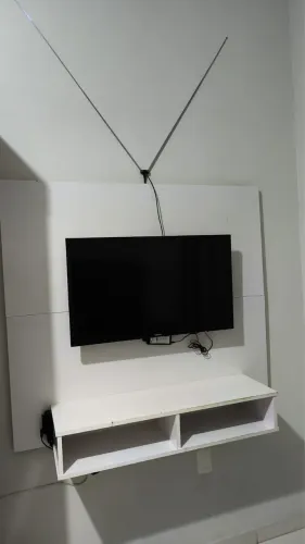 Vendo tv Samsung + penteadeira suspensa + painel tv
