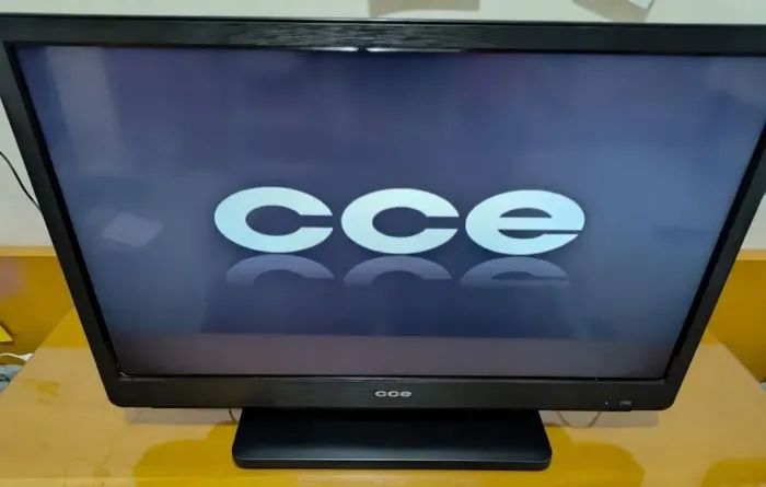 Vendo Tv 29 Led Full HD CCE em Perfeito Estado 