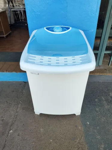 Vendo tanquinho Lavi Mais novo com garantia 