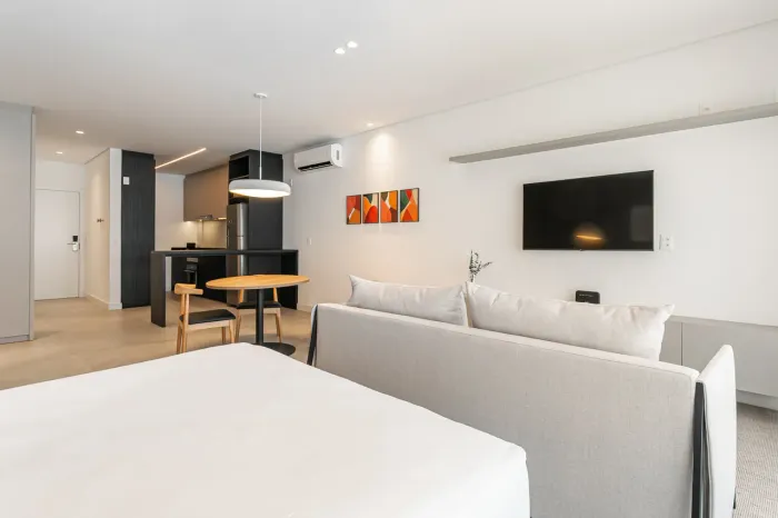 Studio mobiliado no bairro Saco Grande.