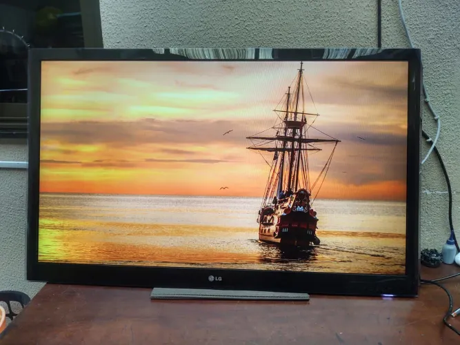 Tv LG 50 LED funcionando! Retirar no Local!