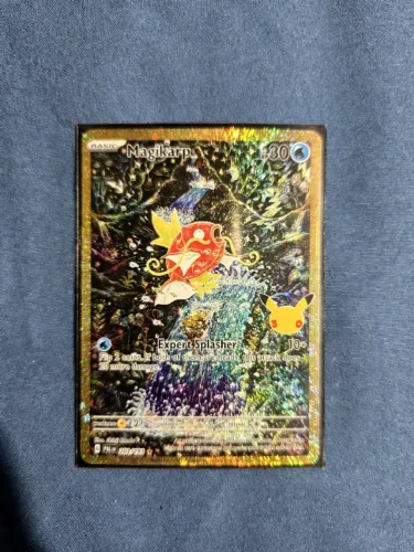 Carta Pokemon 30 anos Magikarp (inglês)