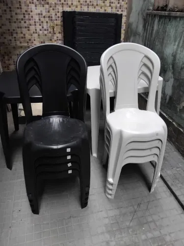 Cadeira Plástica BISTRÔ Super Resistente Imperdível RV33