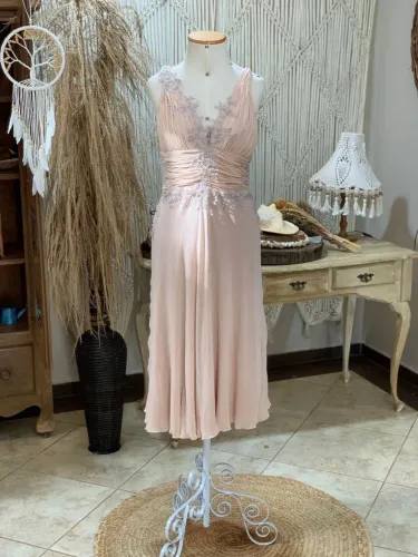 Vestido de festa midi rosê