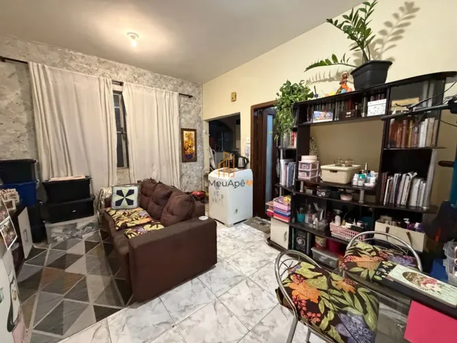 Apartamento com apenas 1 Lance de Escadas ao lado da Igreja Batista Lagoinha