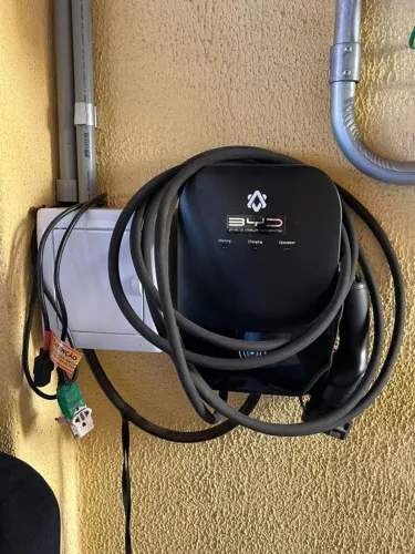 Carregador para Carro eletrico WALL BOX BYD SEMI-NOVO