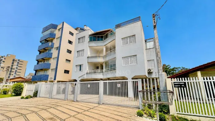 Apartamento no Centro de Guaratuba, locação temporada
