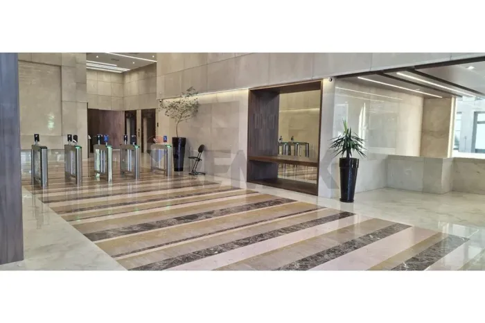 Alugue Laje Comercial na Vila Olímpia, SP - 609m2 - 16 vagas