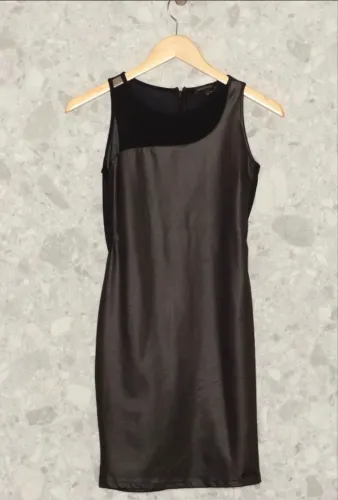vestido preto detalhe tule calvin klein