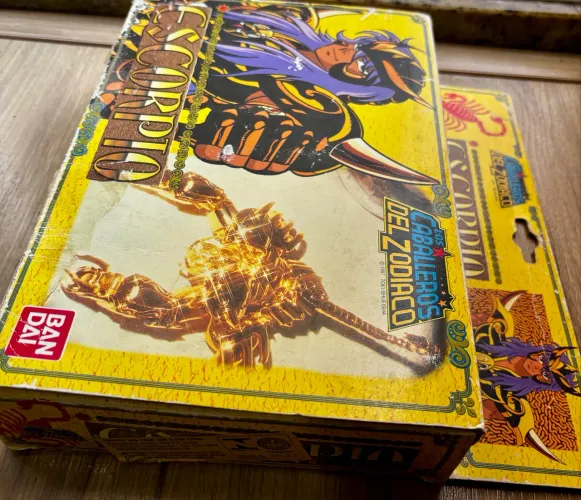 Cavaleiro do zodíaco escorpião bandai