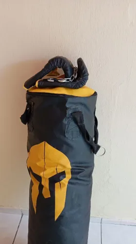 VENDO SACO DE PANCADA CHEIO DA MARCA TROIA EM ÓTIMO ESTADO