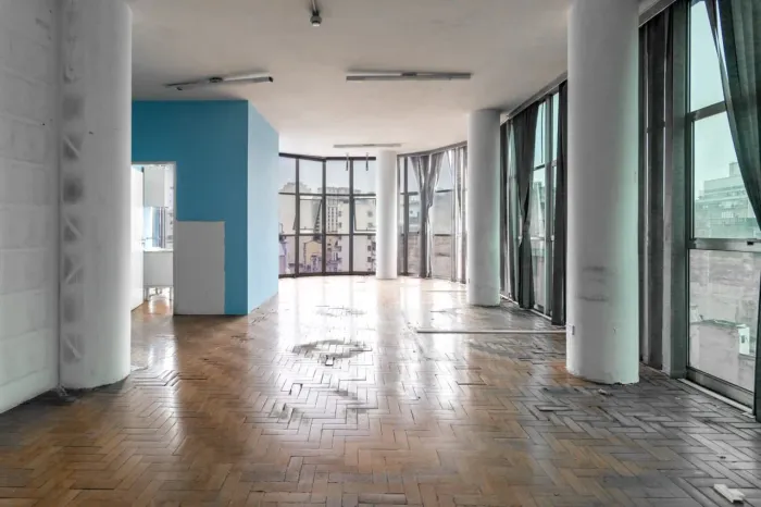Sala comercial na Rua José Bonifácio, 24 - CJ 131 92 m²