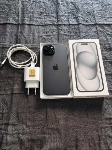 iPhone 15 black