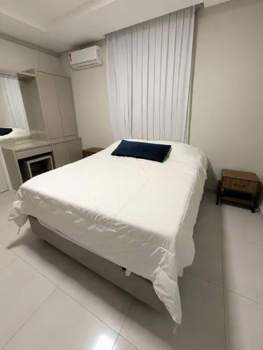 Cama Queen Hybrid Handmade + Pillow Top + Protetor de Colchão