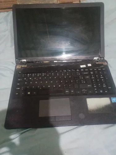 Vendo notbook sangsung com a tela boa so parou 180$