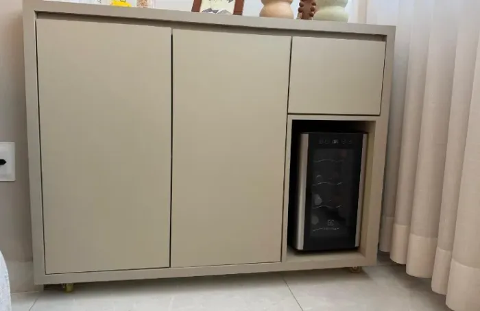 Buffet/bancada com prateleiras e Adega climatizada - móvel em MDF NOVO pouquíssimo uso