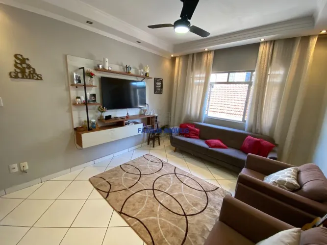 Casa sobreposta alta à venda 2 quartos Areia Branca Santos/SP
