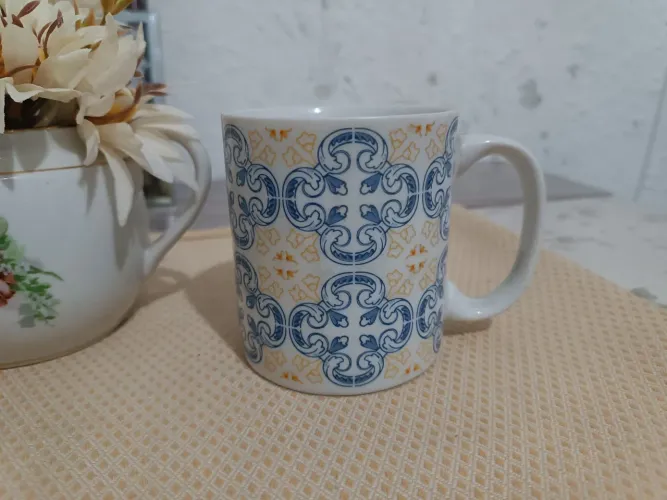 Canecas de porcelana víntage