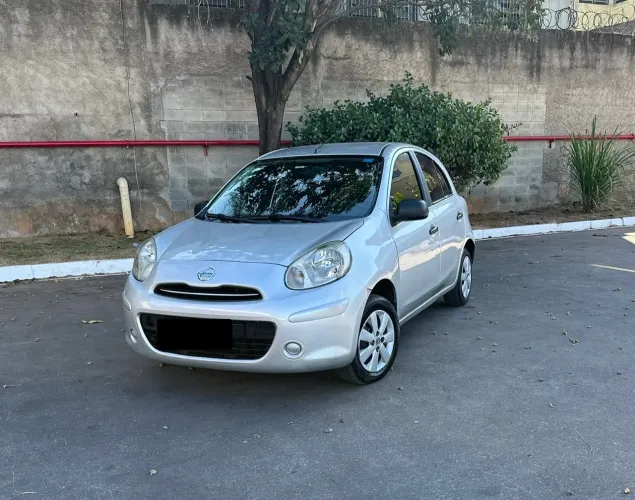 Nissan March 1.0 16V Flex Fuel 5P 2013