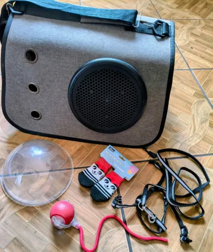 Bolsa transporte pra gatos com assessorios e brinquedos