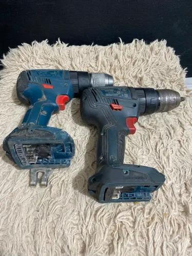 LOTE COM 2 FURADEIRAS/PARAFUSADEIRAS BOSCH 18V