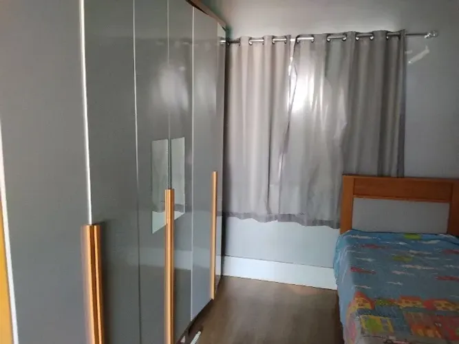 Guarda roupa e cama