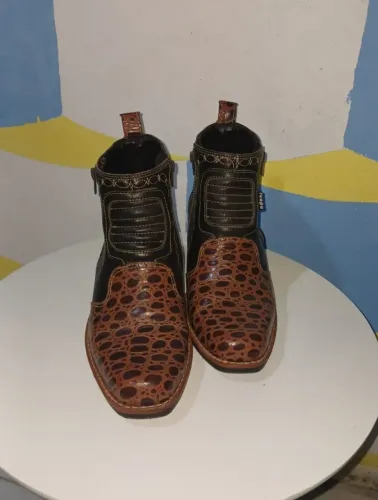 BOTA DE COURO MASCULINA