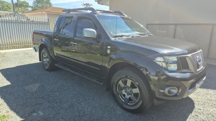 Nissan Frontier SV At.cd 4X4 2.5 TB Diesel Mec. 2013
