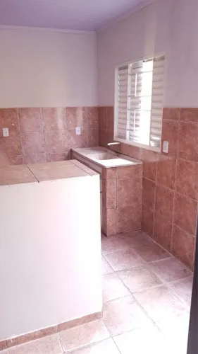 ALUGO CASA 3 QUARTOS - M NORTE