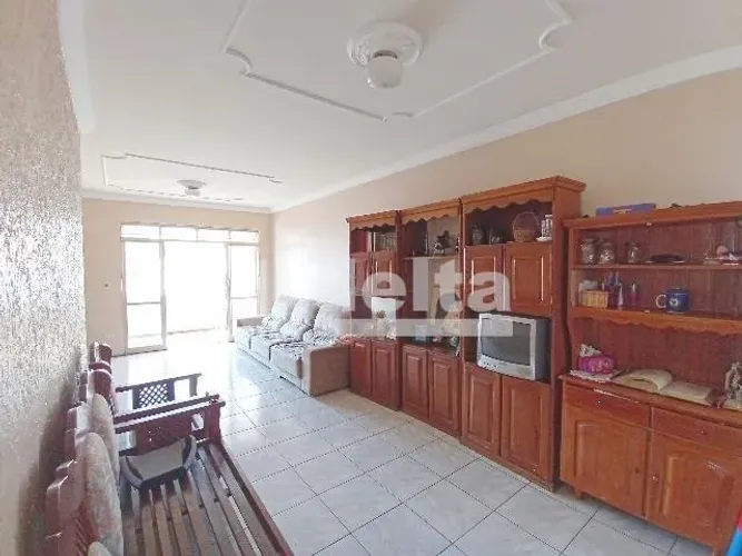 Apartamento com 3 quartos sendo 1 suíte disponível para venda no bairro Centro em Uberlând
