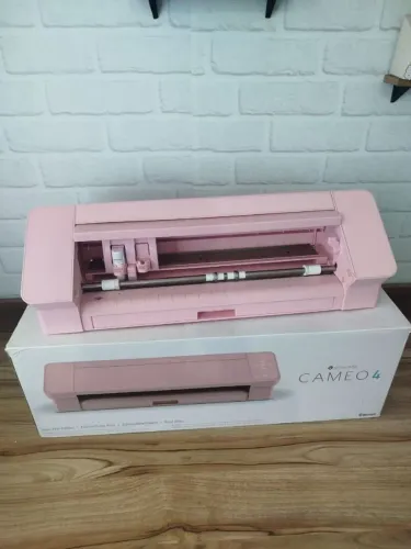 Silhouette Cameo 4 Blush Pink - Linda e Conservada